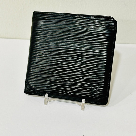 Louis Vuitton Black Textured Men's Wallet - Picture 1 of 10